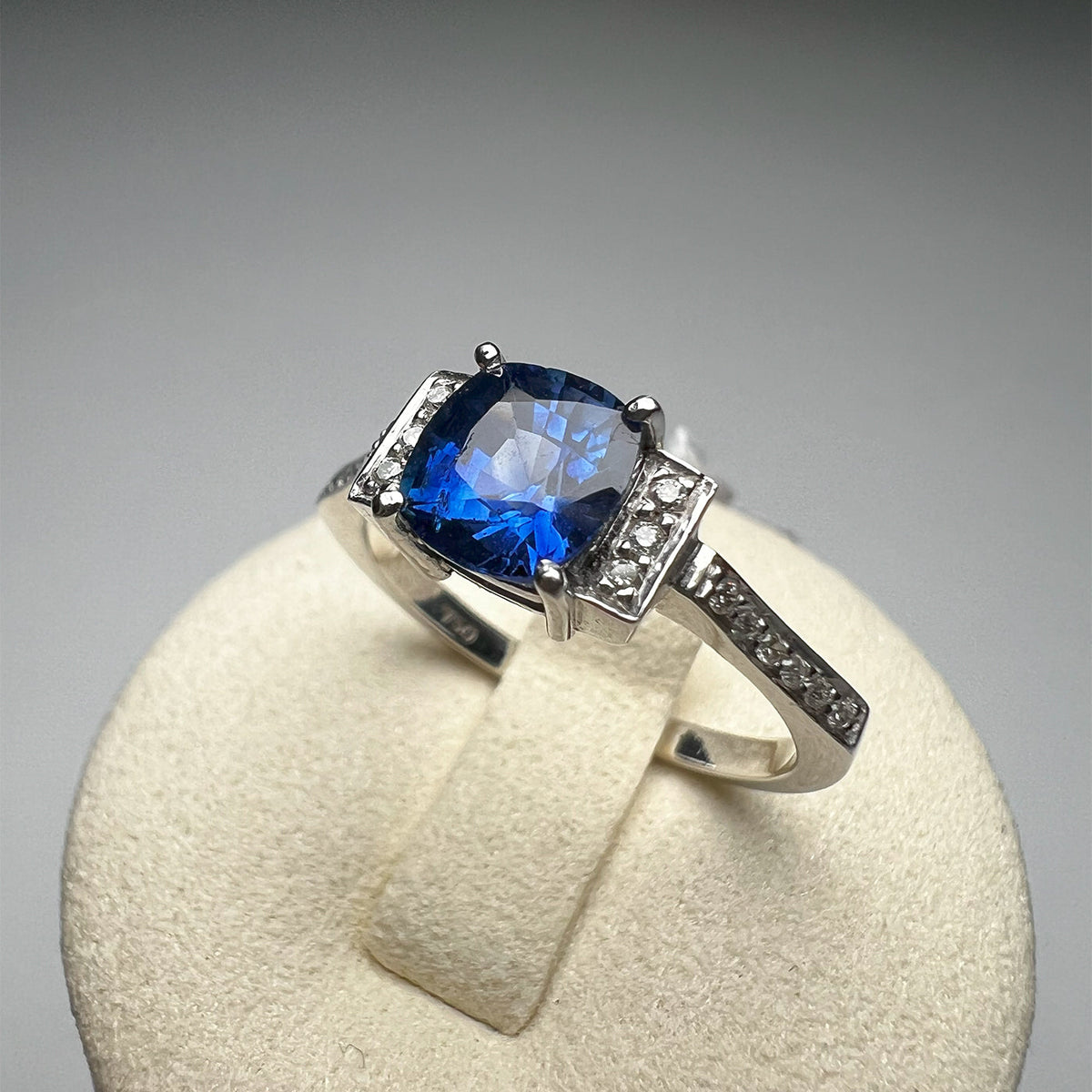 Natural Blue Sapphire 1.56 ct Ring