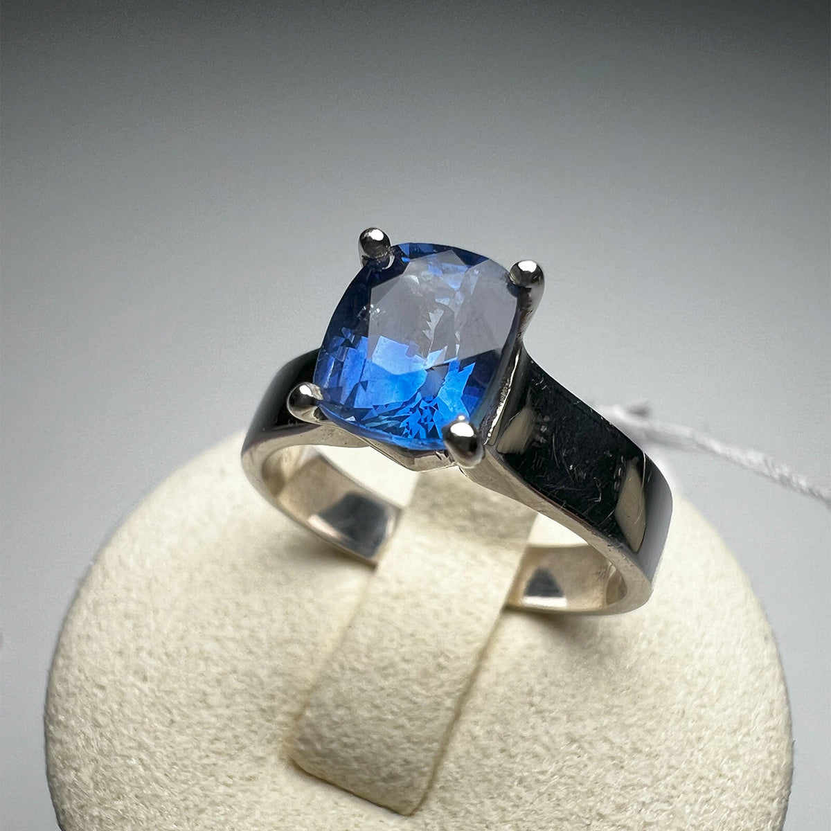 Natural Blue Sapphire 1.82 ct Ring