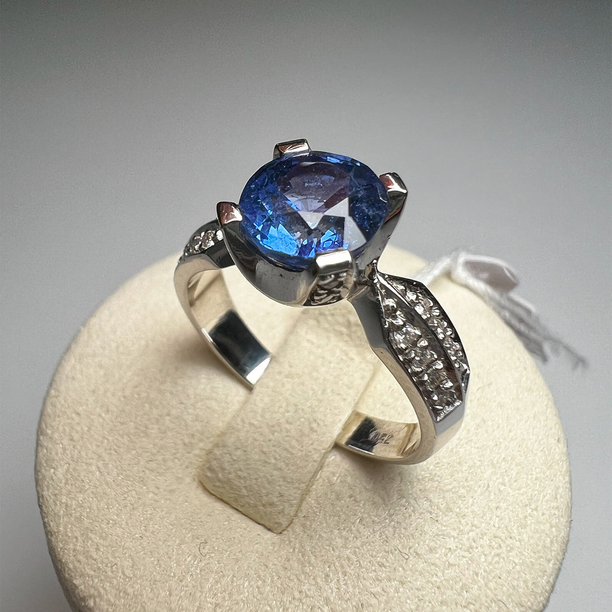 Natural Blue Sapphire 2.40 ct Ring