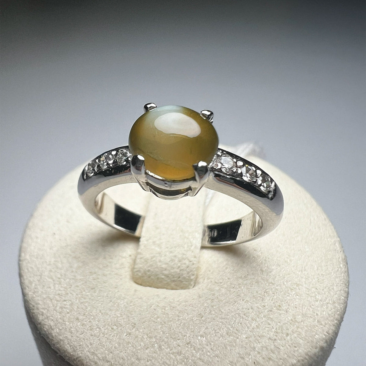 Shadowlight Elegance Ring