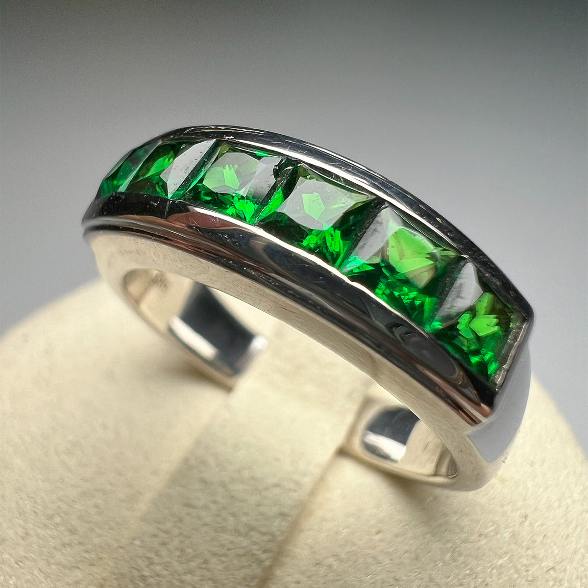 Natural Tsavorite 0.84 ct Ring