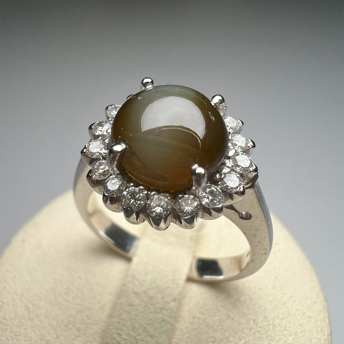Natural Cat's Eye 3.82 ct Ring
