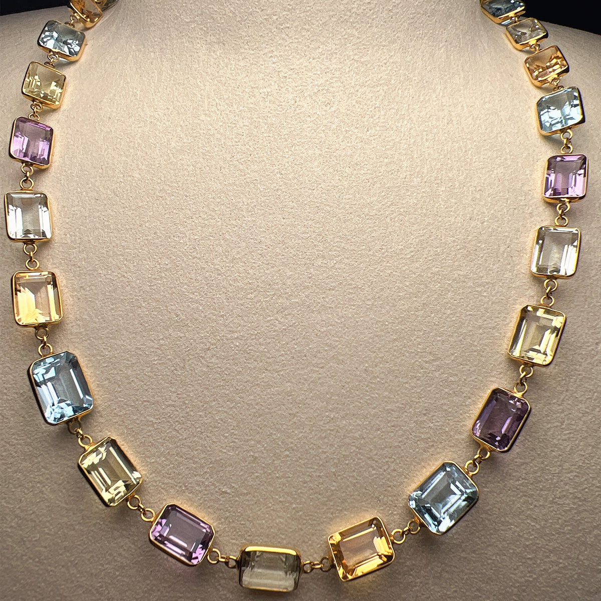 Natural Stones set in 18k yellow gold Muff Chain