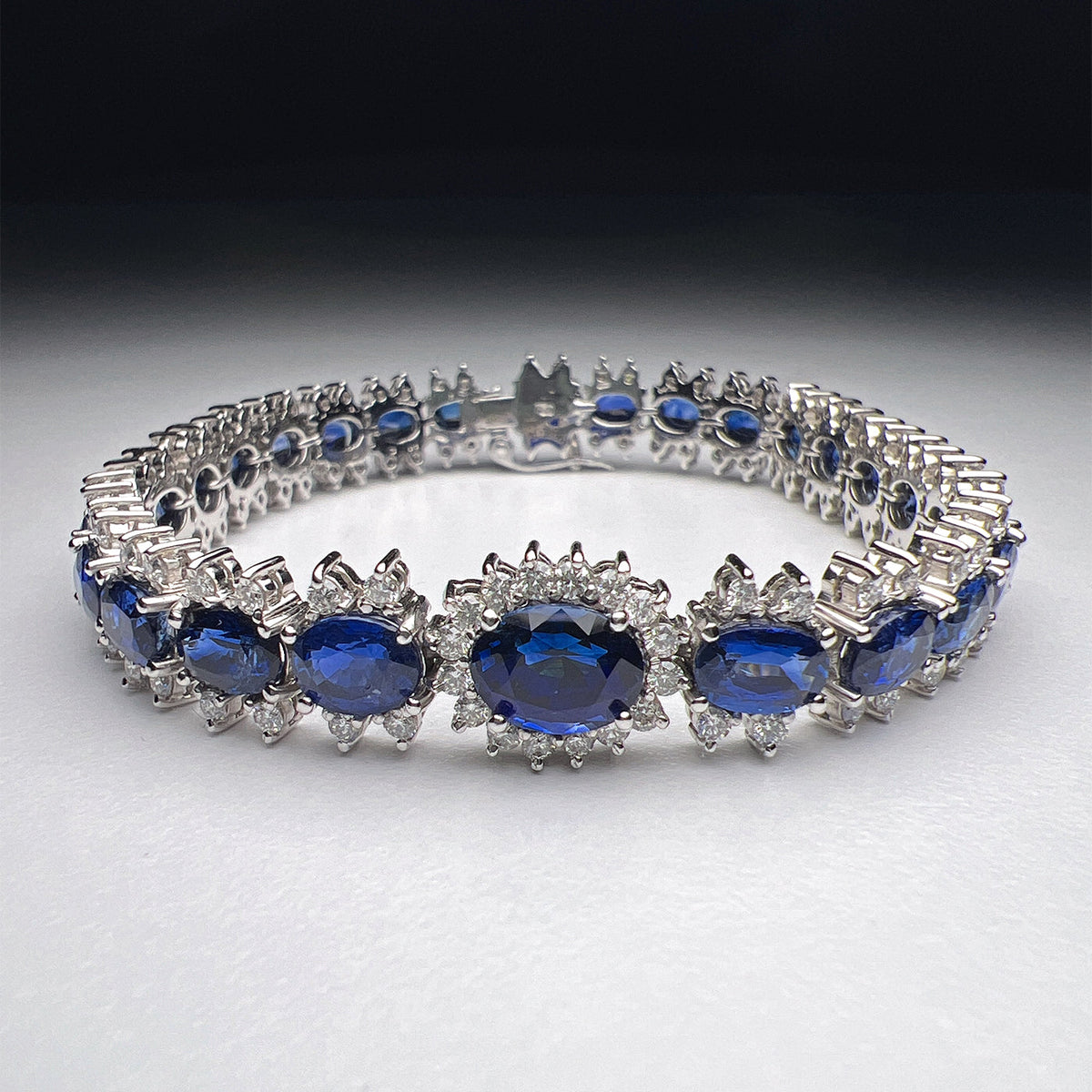 Natural Blue Sapphire 21.42 cts Bracelet