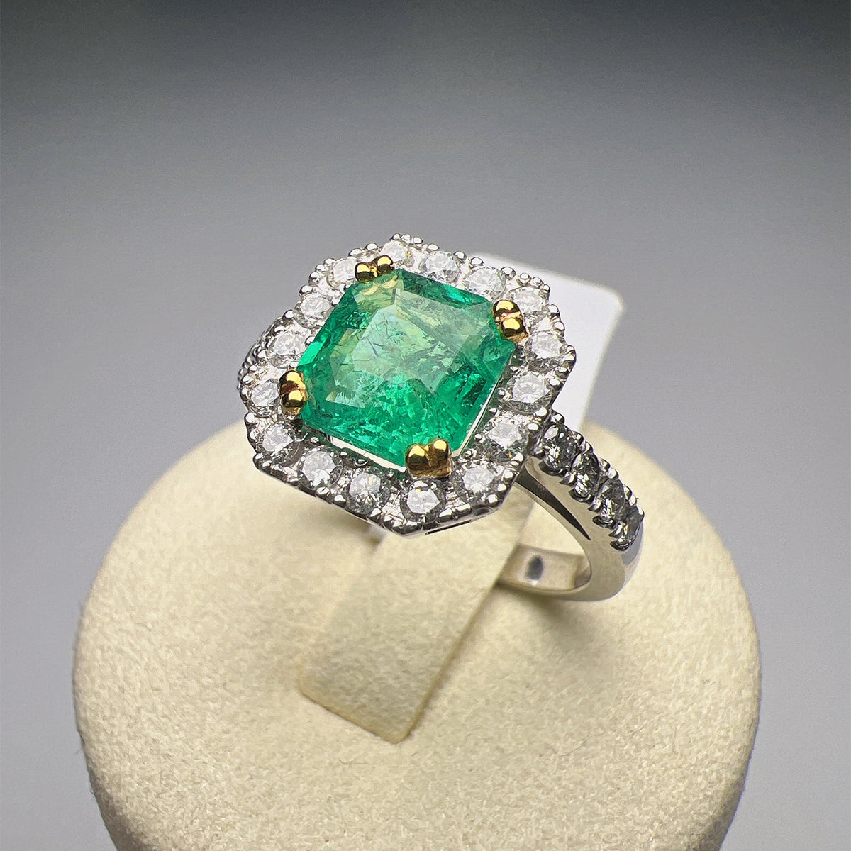 Natural Emerald 1.76 ct Ring
